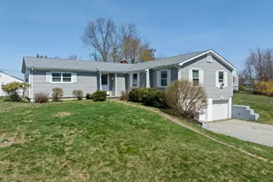 9 Evas Dr, Brookfield, CT 06804 - Photo 1