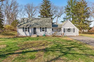 4 Robin Ln, Clinton, CT 06413 - Photo 1