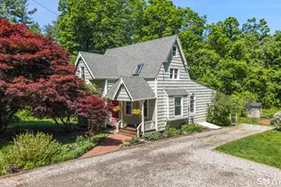 159 Cross Hwy, Redding, CT 06896 - Photo 1