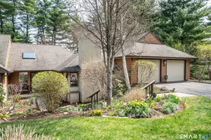28 Cary Ln, Bloomfield, CT 06002 - Photo 1