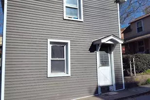 13 Rose St, Norwich, CT 06360 - Photo 1