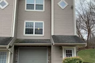 19 Hawthorne Dr, New London, CT 06320 - Photo 1