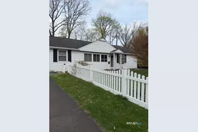 28 Hearthstone Court, Stamford, CT 06902 - Photo 1