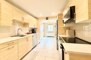 143 Hoyt St, Stamford, CT 06905 - Photo 1
