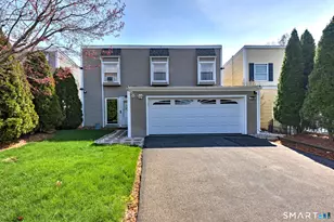 8 Inverness Square, Middletown, CT 06457 - Photo 1