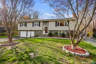 40 Winthrop Pl, Monroe, CT 06468 - Photo 1