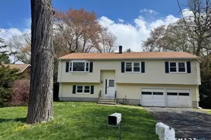 39 Robinwood Rd, Trumbull, CT 06611 - Photo 1
