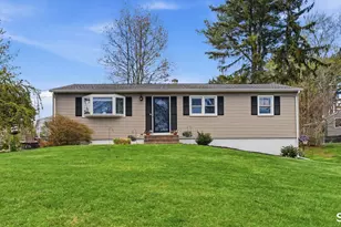 35 Apple Tree Ln, Wallingford, CT 06492 - Photo 1