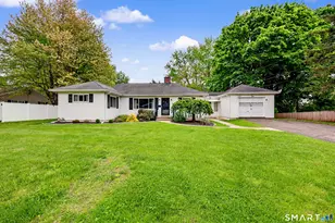 16 Ridgeland Cir, Wallingford, CT 06492 - Photo 1