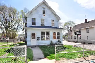 28 Platt St, Waterbury, CT 06704 - Photo 1