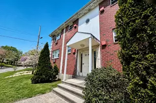 35 Sigwin Dr, Wallingford, CT 06492 - Photo 1