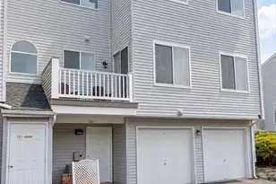 121 Staffordshire Common Dr, Wallingford, CT 06492 - Photo 1