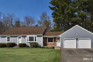 51 Oakwood St, Enfield, CT 06082 - Photo 1