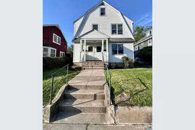 124 Harborview Avenue, Bridgeport, CT 06605 - Photo 1