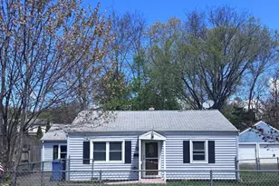 70 Circle Dr, Wallingford, CT 06492 - Photo 1