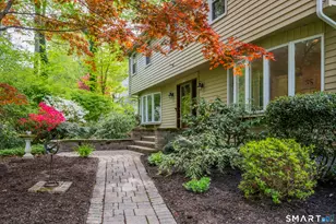 26 Buckboard Ln, Avon, CT 06001 - Photo 1