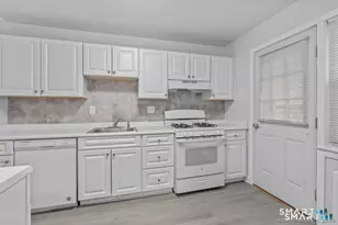 28 Hamilton Ct, Stamford, CT 06902 - Photo 1