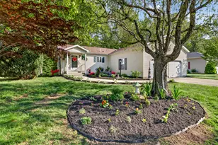 32 Indian Hill Rd, Montville, CT 06382 - Photo 1