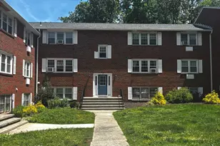 39 Briarwood Ln, Branford, CT 06405 - Photo 1