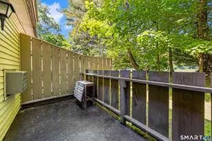 7 Sutton Pl, Bloomfield, CT 06002 - Photo 24