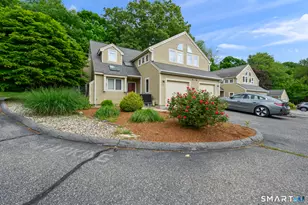 131 Courtyard Ln, Mansfield, CT 06268 - Photo 1