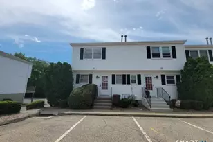 28 Commodore Cmns, Derby, CT 06418 - Photo 1