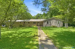 35 Woodridge Cir, Ledyard, CT 06335 - Photo 1