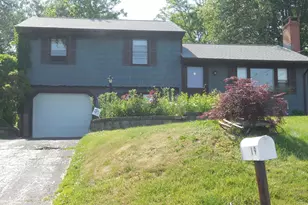 19 Winthrop Blvd, Cromwell, CT 06416 - Photo 1