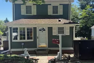 90 Clearview Ave, Stamford, CT 06907 - Photo 1