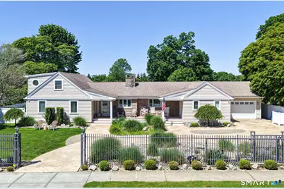 1085 Ocean Avenue, New London, CT 06320 - Photo 1