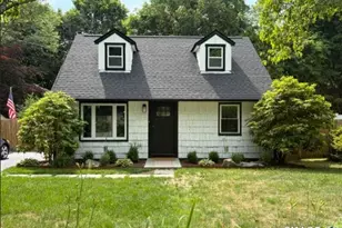 102 Old Barn Rd W, Stamford, CT 06905 - Photo 1