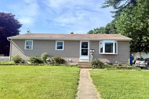 30 Allyn Ave, Norwich, CT 06360 - Photo 1