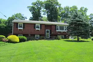 109 Wedgewood Dr, Naugatuck, CT 06770 - Photo 1