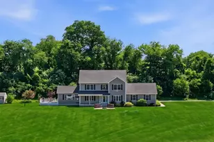271 Putnam Rd, Pomfret, CT 06259 - Photo 1