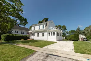 89 Commerce St, Clinton, CT 06413 - Photo 1