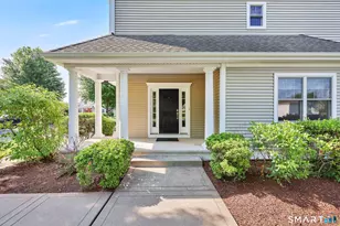 19 Turnberry Ln, Bloomfield, CT 06002 - Photo 1