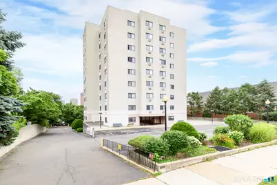 51 Schuyler Avenue #3B, Stamford, CT 06902 - Photo 1