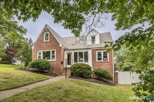 35 Cove St, West Haven, CT 06516 - Photo 1