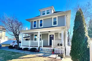 28 Wessels Pl, Greenwich, CT 06830 - Photo 1