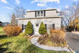 4 Bellview Rd, Branford, CT 06405 - Photo 1