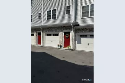 4 Beacon Square #4, Fairfield, CT 06825 - Photo 1