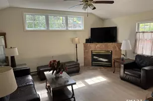 11 Mohawk Trail, Newtown, CT 06482 - Photo 10