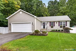 1137 Ridgewood Rd, Middletown, CT 06457 - Photo 1