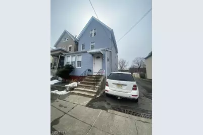 914 E Grand St, Elizabeth, NJ 07201 - Photo 1