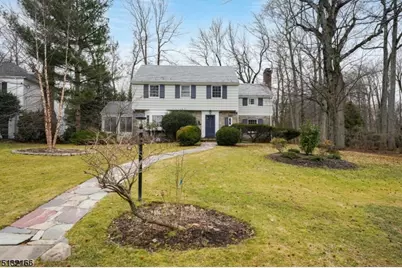 9 Mountainview Dr, Mountainside, NJ 07092 - Photo 1
