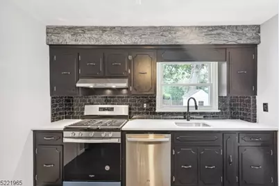 937 Rosemont Ave, Union Township, NJ 07083 - Photo 1