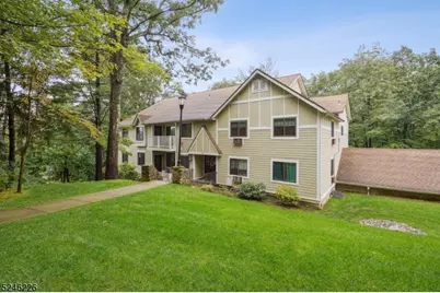 17F Foxwood Dr #F, Morris Plains, NJ 07950 - Photo 1