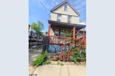 331 W Runyon St, Newark, NJ 07108 - Photo 1