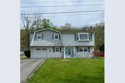 33 Lincoln Ave, Ogdensburg, NJ 07439 - Photo 1