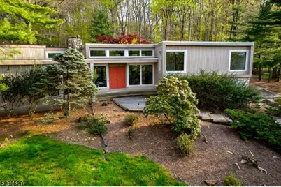 82 Old Smalleytown Rd, Warren Township, NJ 07059 - Photo 1